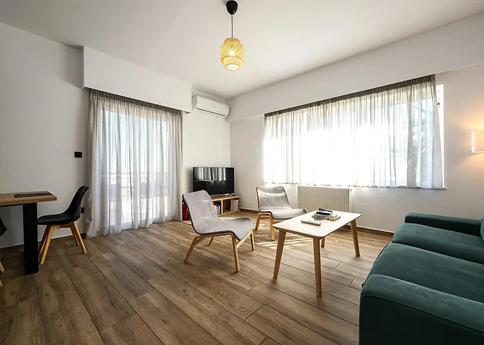Alexander Apartments Airport