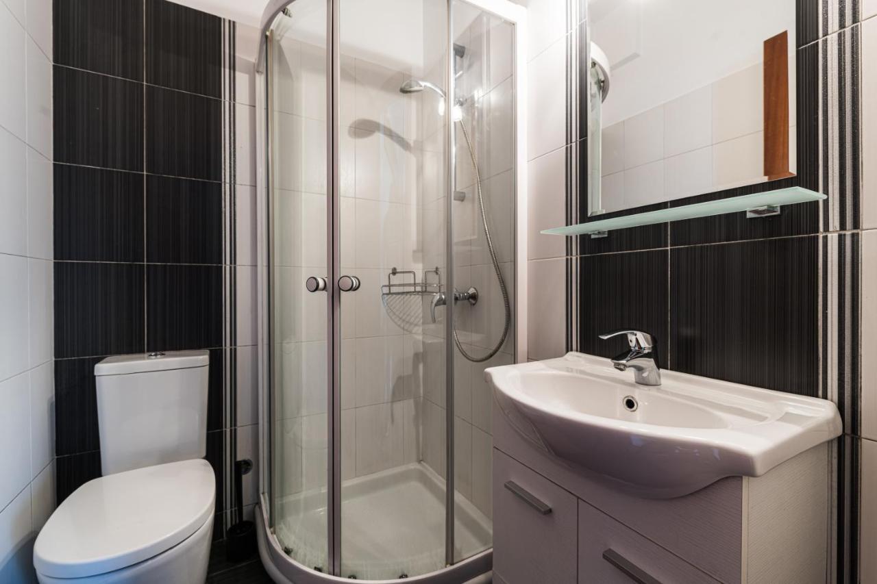 Alexander Airport Appartement *