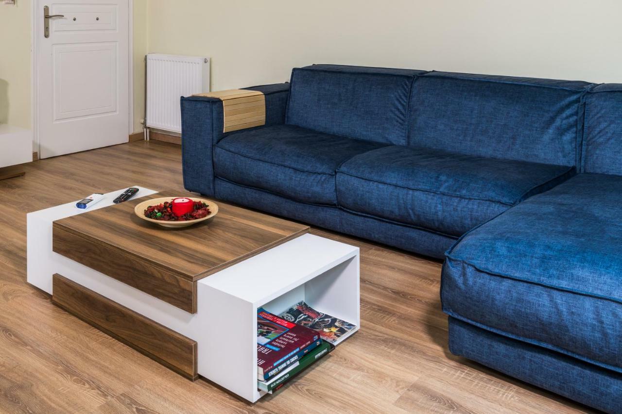 Appartement Alexander Airport *