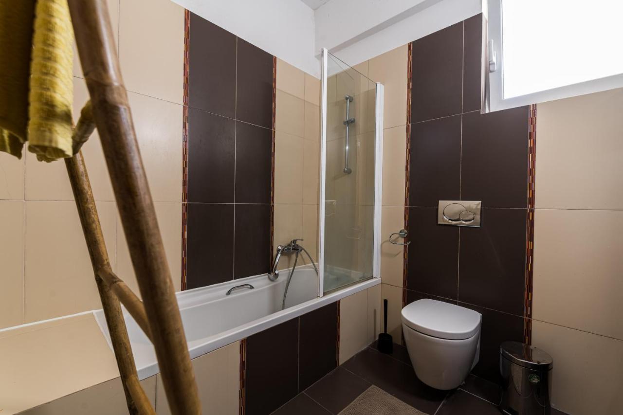Alexander Airport Appartement *